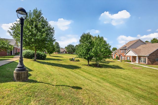 6 Ingram Ct, Lebanon, TN 37087