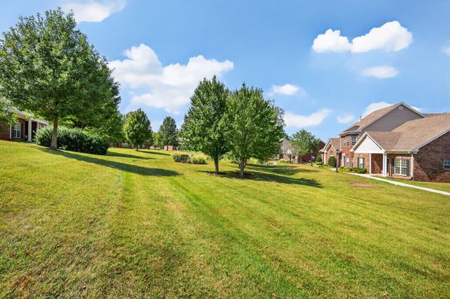 6 Ingram Ct, Lebanon, TN 37087