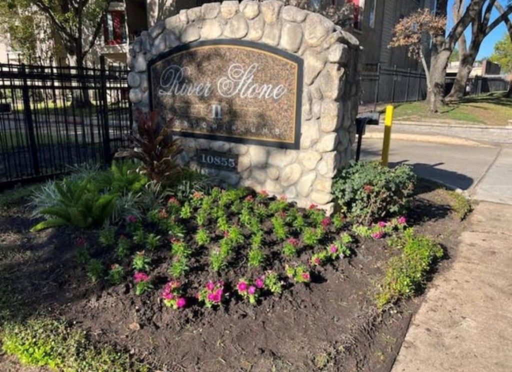 10855 Meadowglen Lane 901, Houston, TX 77042