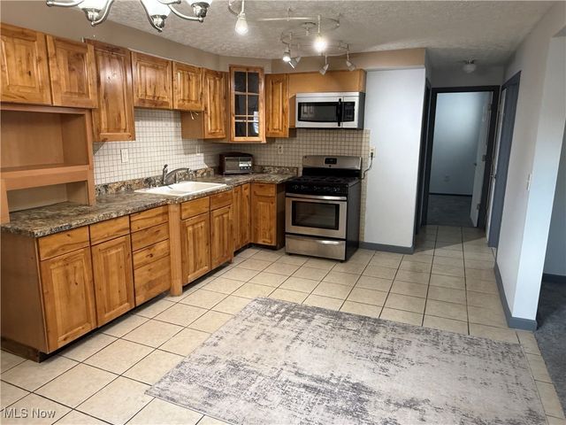 4484 W 53rd Street, Cleveland, OH 44144