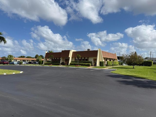 5780 W Fernley Dr W 103, West Palm Beach, FL 33415