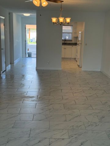 5780 W Fernley Dr W 103, West Palm Beach, FL 33415