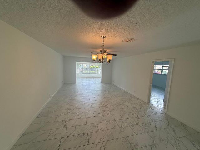 5780 W Fernley Dr W 103, West Palm Beach, FL 33415