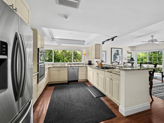 3466 WINDING OAKS DRIVE 35, Longboat Key, FL 34228