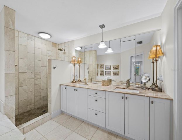 3466 WINDING OAKS DRIVE 35, Longboat Key, FL 34228