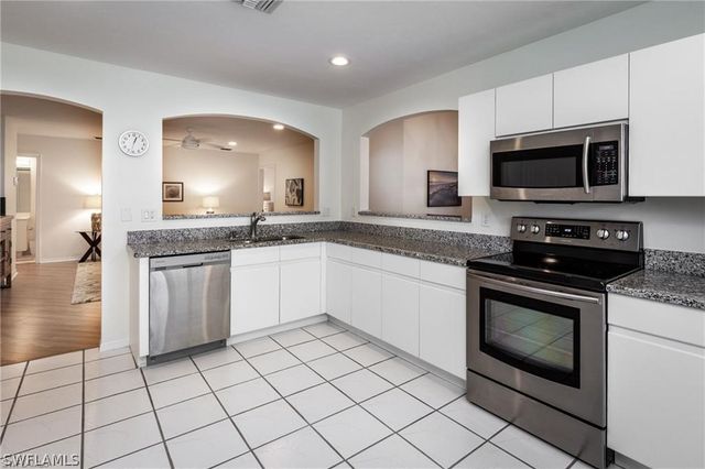 100 Diamond CIR 108, Naples, FL 34110