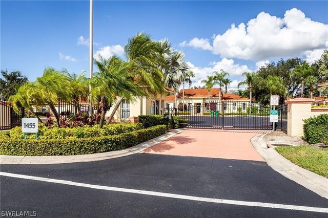 100 Diamond CIR 108, Naples, FL 34110