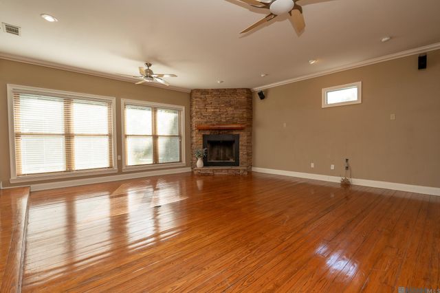 14600 Louise St, Port Vincent, LA 70726