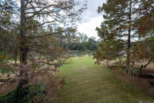 14600 Louise St, Port Vincent, LA 70726