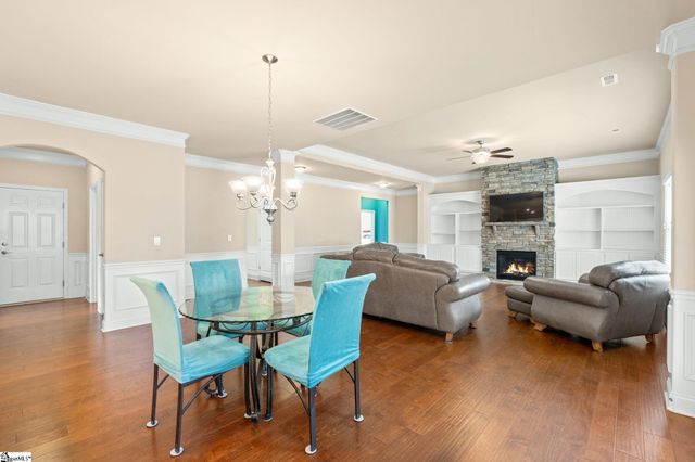 112 Ivy Woods Court, Fountain Inn, SC 29644