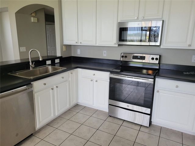 7215 COLONIAL LAKE DRIVE, Riverview, FL 33578