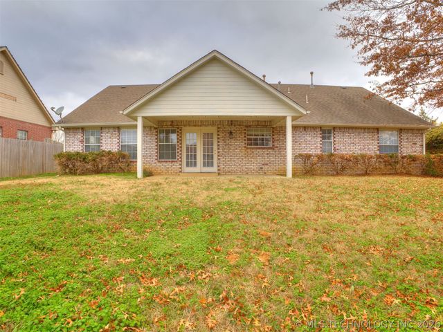 10592 E 142nd Street N, Collinsville, OK 74021