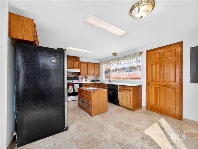 1405 N La Cresta Ave, Caldwell, ID 83605