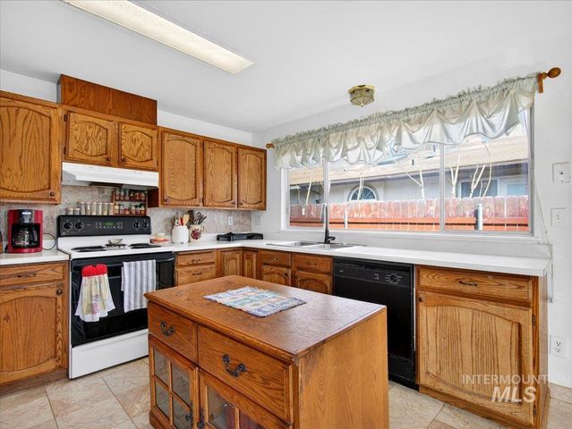 1405 N La Cresta Ave, Caldwell, ID 83605