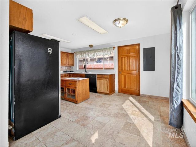 1405 N La Cresta Ave, Caldwell, ID 83605