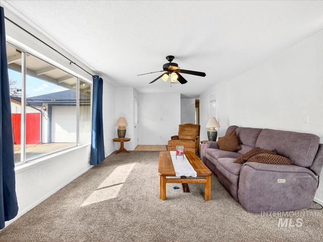 1405 N La Cresta Ave, Caldwell, ID 83605