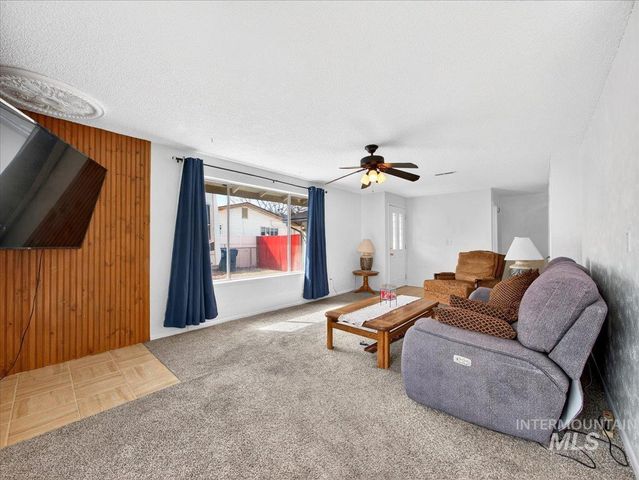 1405 N La Cresta Ave, Caldwell, ID 83605