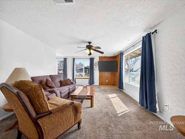 1405 N La Cresta Ave, Caldwell, ID 83605