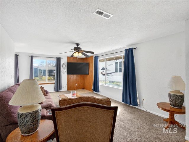 1405 N La Cresta Ave, Caldwell, ID 83605