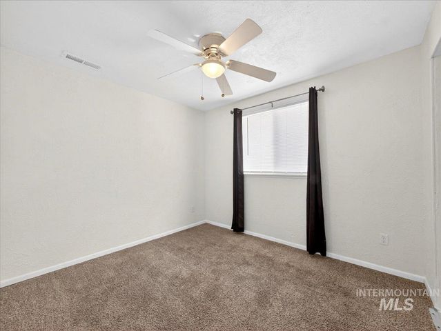 1405 N La Cresta Ave, Caldwell, ID 83605