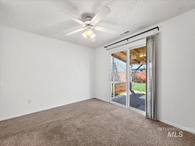 1405 N La Cresta Ave, Caldwell, ID 83605