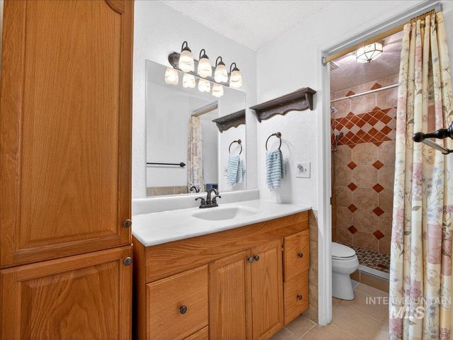 1405 N La Cresta Ave, Caldwell, ID 83605