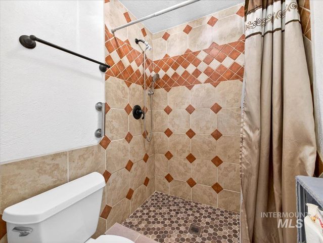 1405 N La Cresta Ave, Caldwell, ID 83605