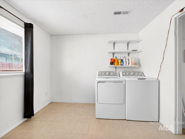 1405 N La Cresta Ave, Caldwell, ID 83605