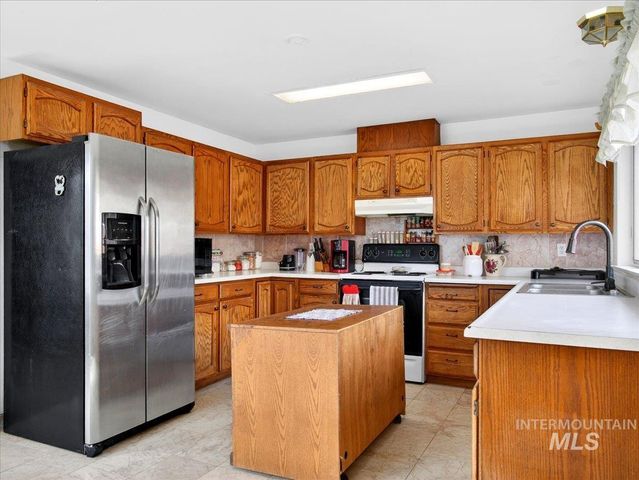 1405 N La Cresta Ave, Caldwell, ID 83605