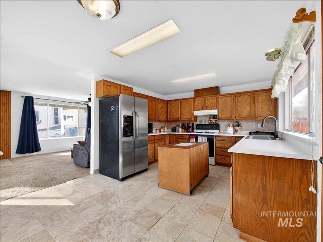 1405 N La Cresta Ave, Caldwell, ID 83605