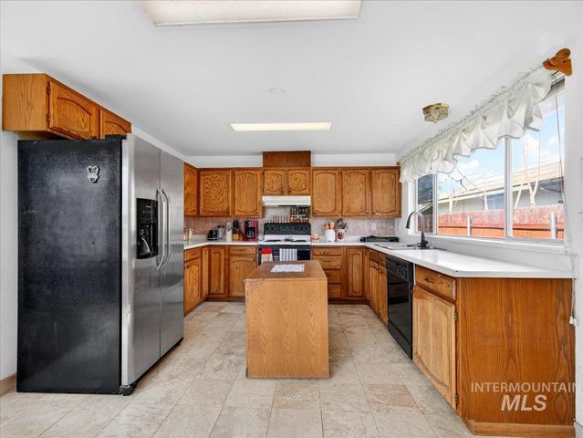 1405 N La Cresta Ave, Caldwell, ID 83605