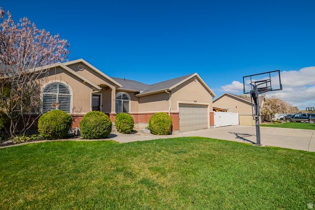 3026 S HIBLER DR, Magna, UT 84044
