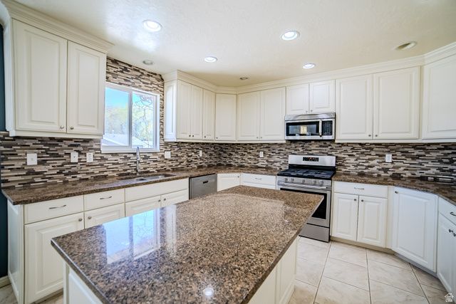 3026 S HIBLER DR, Magna, UT 84044