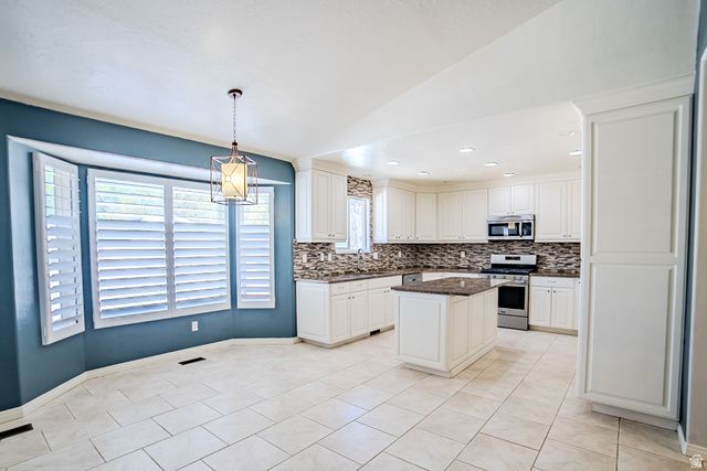 3026 S HIBLER DR, Magna, UT 84044