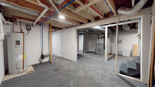 712 5th St NE, Minot, ND 58703