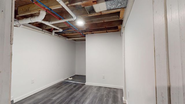 712 5th St NE, Minot, ND 58703