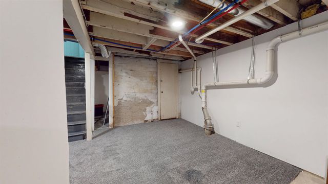 712 5th St NE, Minot, ND 58703