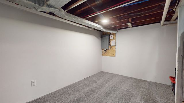 712 5th St NE, Minot, ND 58703