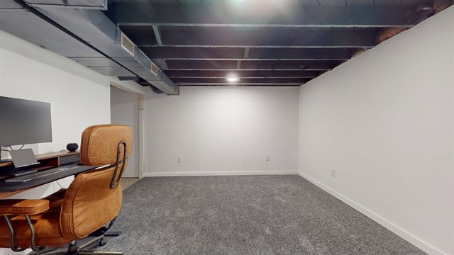 712 5th St NE, Minot, ND 58703