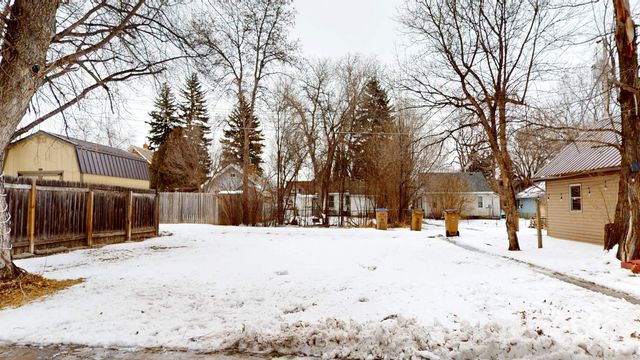 712 5th St NE, Minot, ND 58703