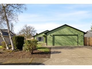 247 Sw MANZANITA St, Mc Minnville, OR 97128