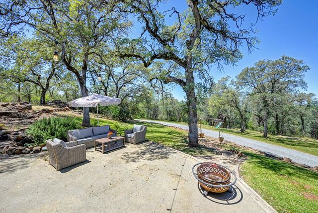 3154 Twin K Rd, Pilot Hill, CA 95664