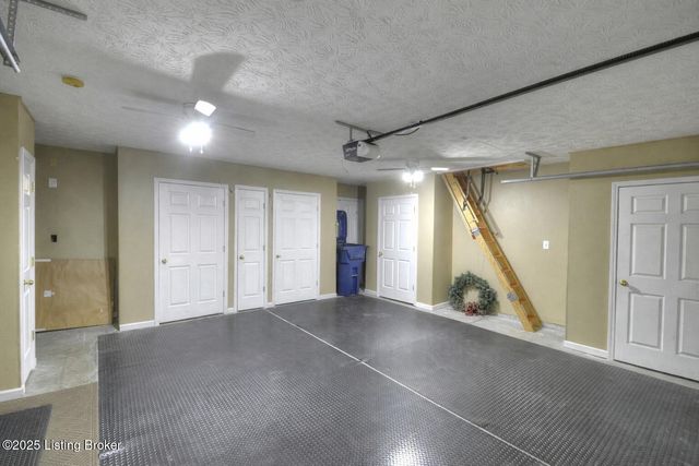 1101 Hemlock Ct, La Grange, KY 40031