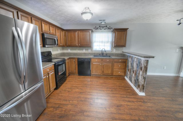 1101 Hemlock Ct, La Grange, KY 40031