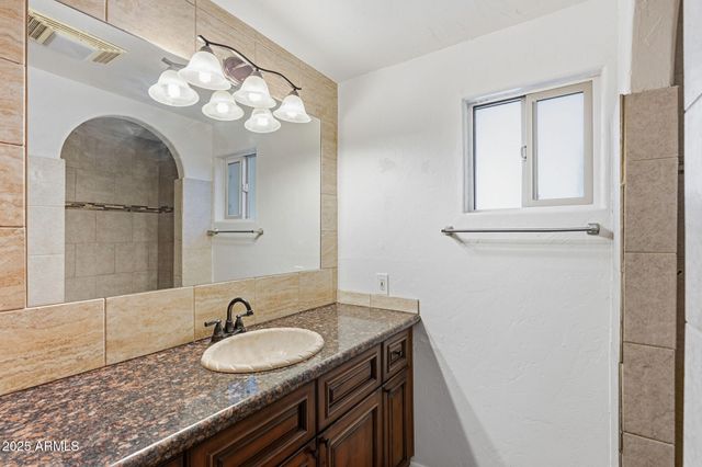 4339 E Wickersham Road, Hereford, AZ 85615