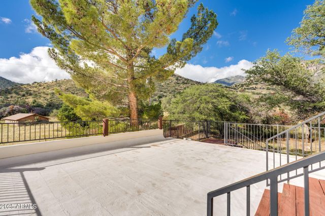 4339 E Wickersham Road, Hereford, AZ 85615