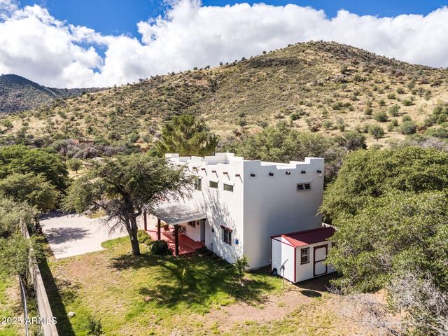 4339 E Wickersham Road, Hereford, AZ 85615