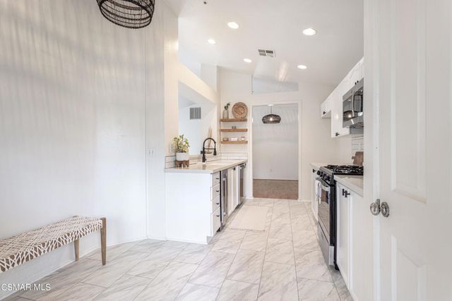 1231 Lost Point Lane, Oxnard, CA 93030