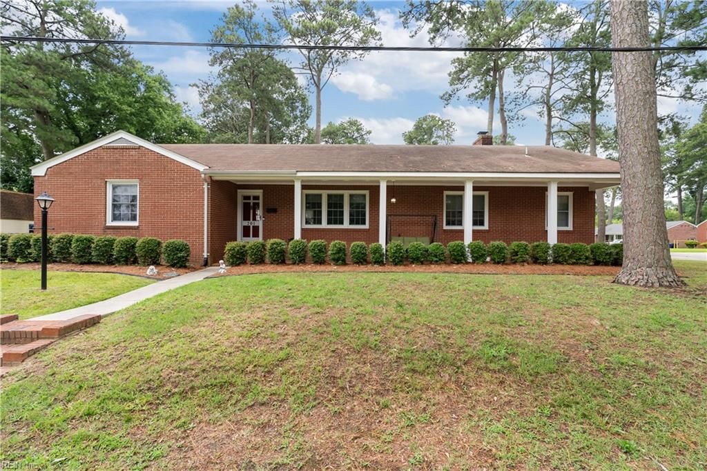 201 Pine BLF, Portsmouth, VA 23701