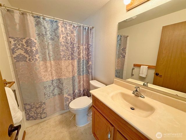 12901 Avante Drive, Silverdale, WA 98383
